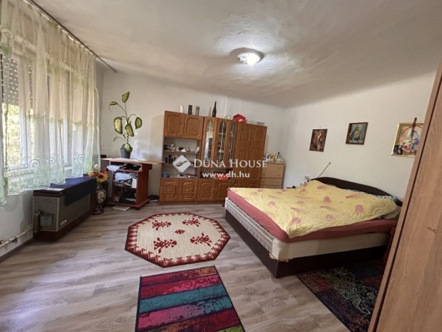 Elad� 156 nm-es h�z Baja