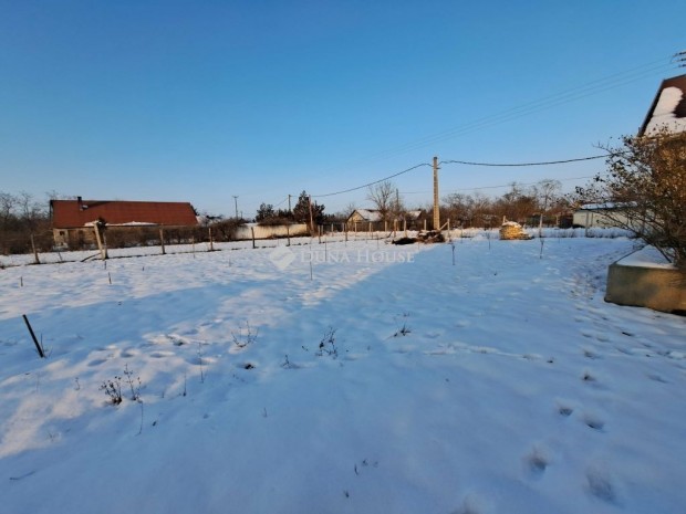 Elad� 1588 nm-es telek Tiszasas