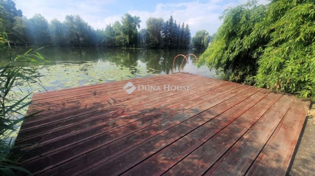 Elad� 159 nm-es h�z B�k�sszentandr�s