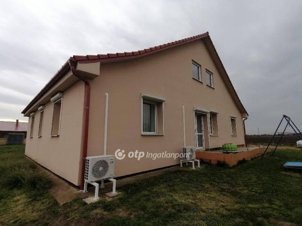 Eladó 1600 nm-es mezőgazdasági ingatlan #4922597