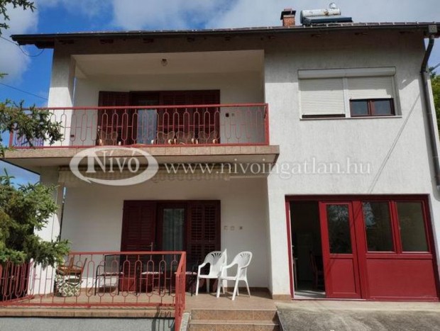 Elad� 160 nm-es Csal�di h�z Csopak