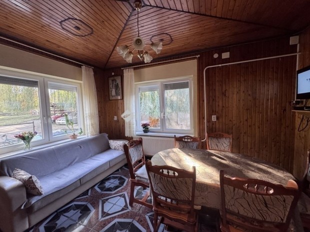 Elad� 160 nm-es h�z P�cs