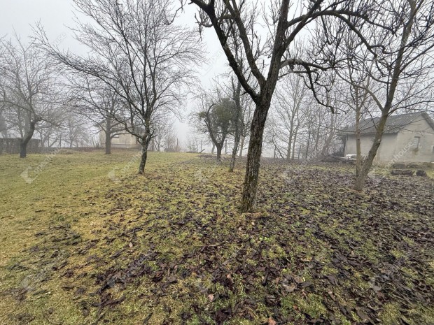 Elad� 1620 nm-es telek Gy�r�s