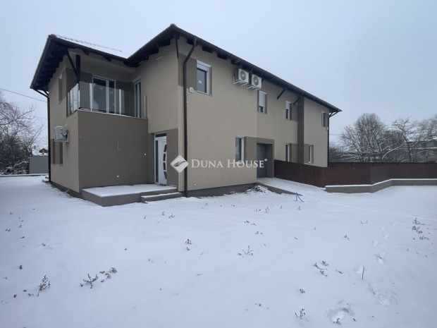 Elad� 163 nm-es h�z Vecs�s