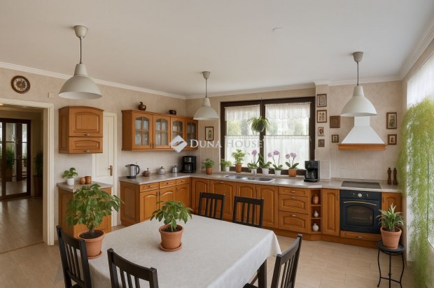 Elad� 164 nm-es h�z Erd�kertes