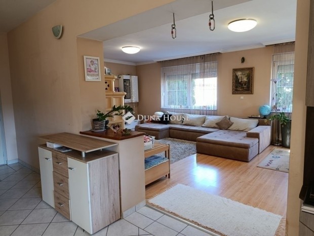 Elad� 164 nm-es h�z Veresegyh�z