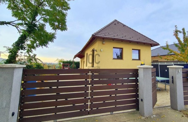 Elad� 168 nm-es h�z Mogyor�d