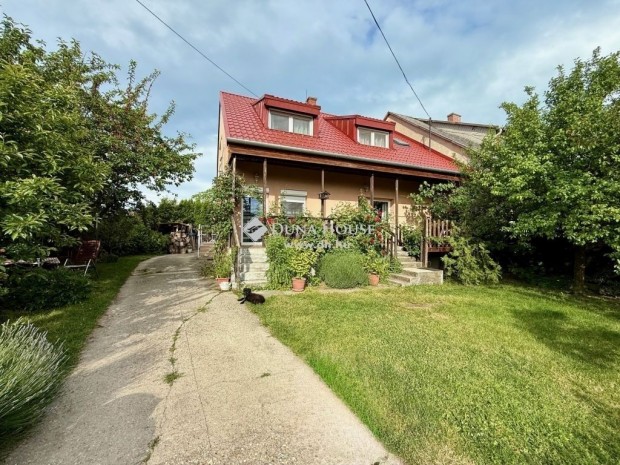 Elad� 169 nm-es h�z Balatonf�red