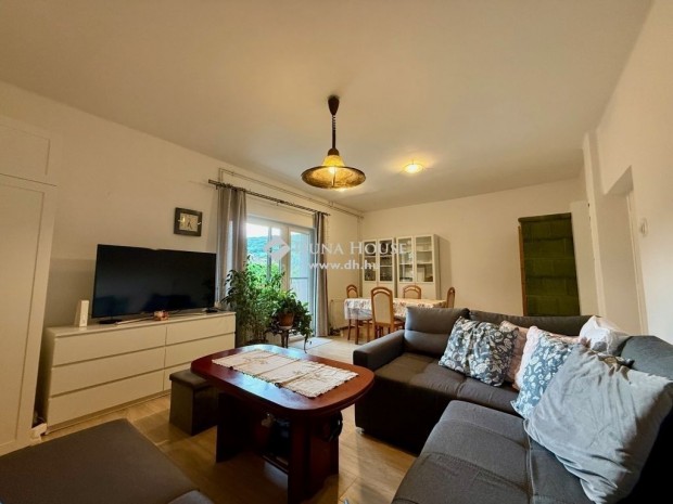 Elad� 169 nm-es h�z Balatonf�red