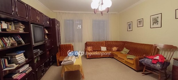 Elad� 169 nm-es h�z T�tkoml�s