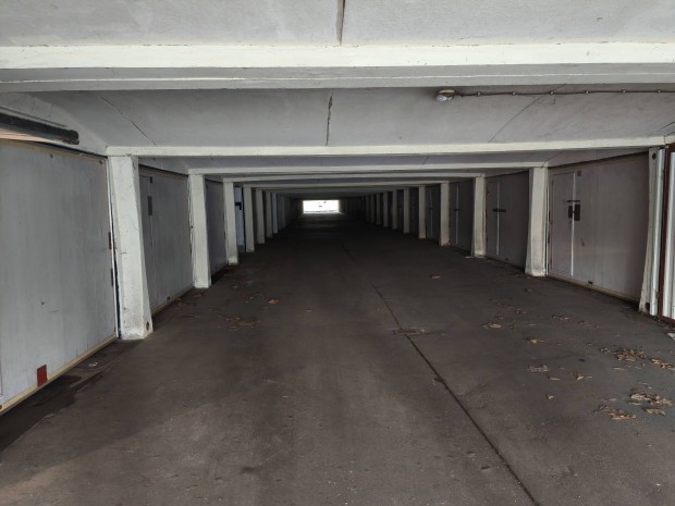 Elad� 16 nm-es gar�zs a Thomas Mann utcai m�lygar�zsban 