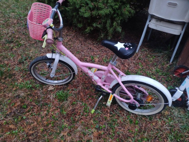 Eladó 16-os jó állapotú Btwin kislány bicikli pótkerékkel babatartóval