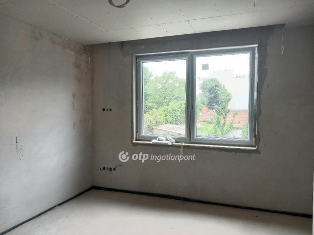 Elad� 170 nm-es h�z Debrecen