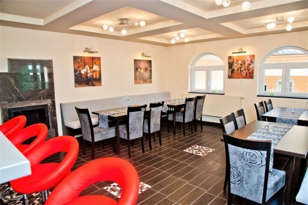 Elad� 170 nm-es h�z Dunaszekcs�