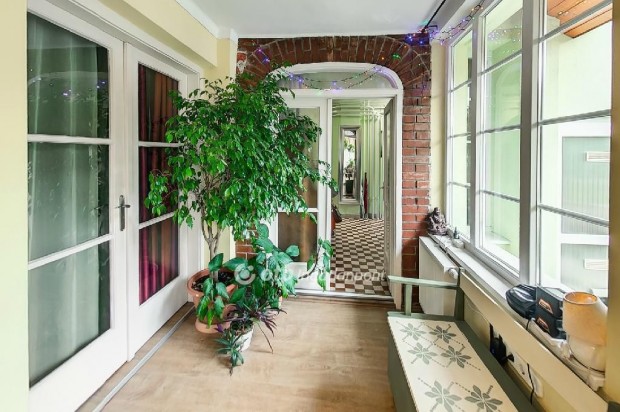 Elad� 172 nm-es h�z Gy�r