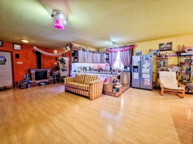 Elad� 172 nm-es h�z �ll�