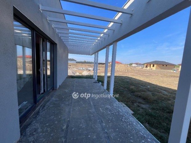 Elad� 173 nm-es h�z Deszk