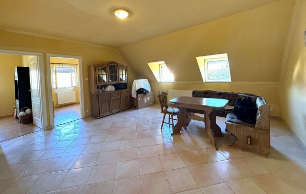 Elad 174 nm-es Csaldi hz Szigetszentmikls