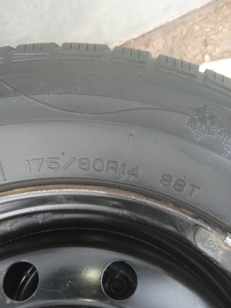 Elad 175/80R14 es teli gumiabroncs suzuki Ignis felnivel.