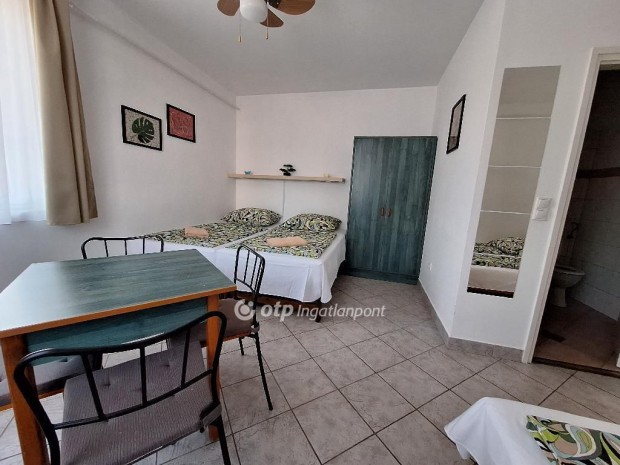 Elad� 176 nm-es h�z Ab�dszal�k