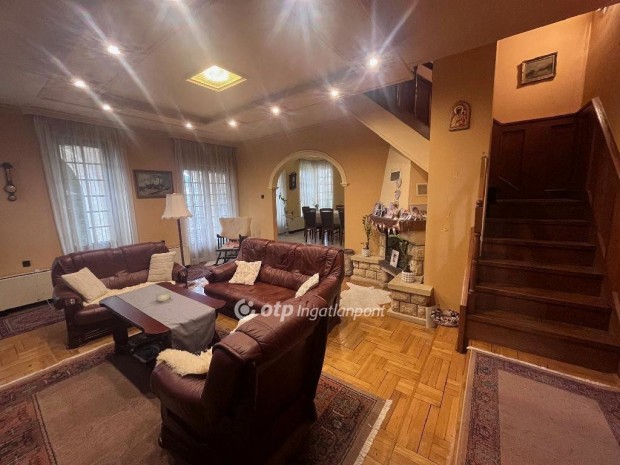 Elad� 177 nm-es h�z Szeged