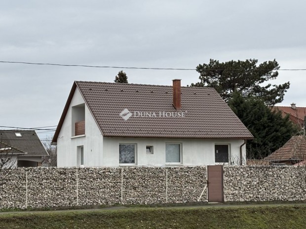 Elad� 177m2,  6 szob�s t�gla  h�z, Gy�l