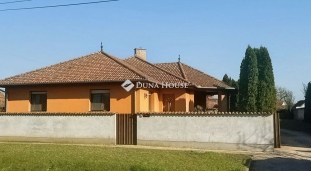 Elad� 178 nm-es h�z Cs�sz�rt�lt�s