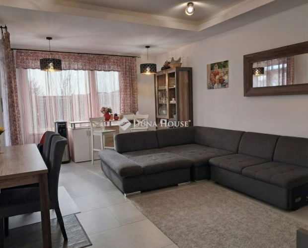 Elad� 178 nm-es h�z Debrecen