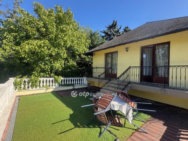 Elad� 179 nm-es �jszer� �llapot� Csal�di h�z �rd Parkv�ros