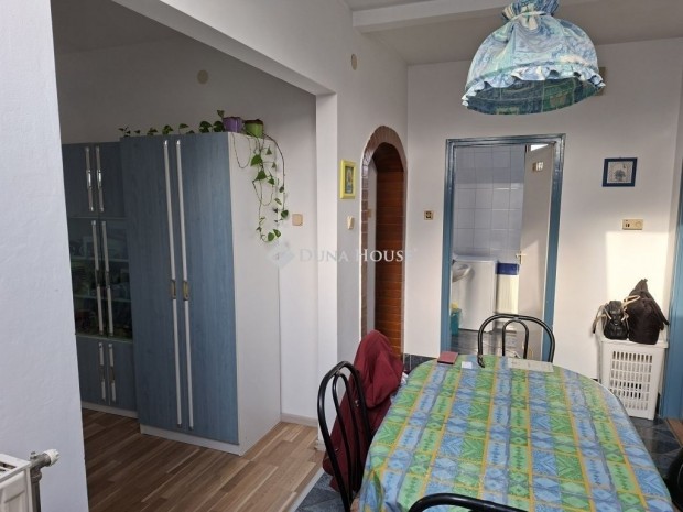 Elad� 179 nm-es h�z Lovasber�ny