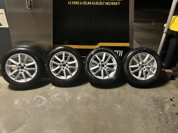 Elad 17" Toyo tligumiszett alufelnivel 215/55 R17(Skoda Karoq 2018)