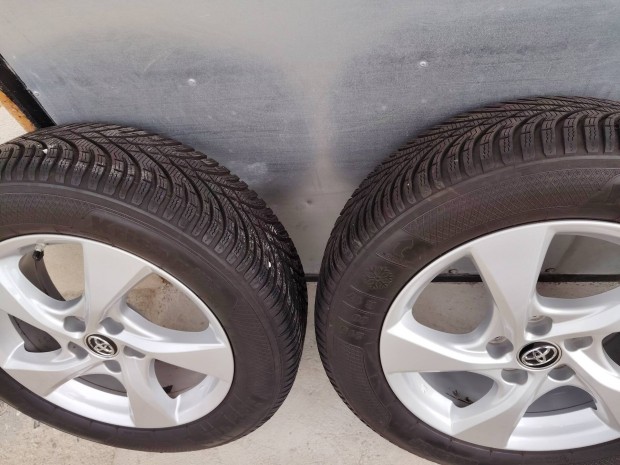 Eladó 17" Toyota gyári alufelni gumikkal egyben