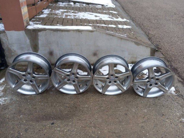 Eladó 17" alufelni 5x114.3 osztókörrel,67.1agymérettel