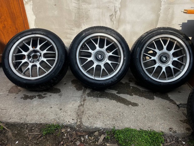 Elad� 17-es alufelni gumival