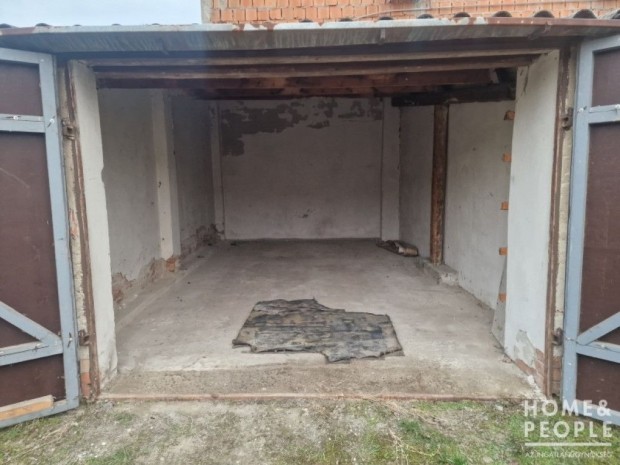 Elad� 17 nm-es Gar�zs Szeged Szeged Belv�ros