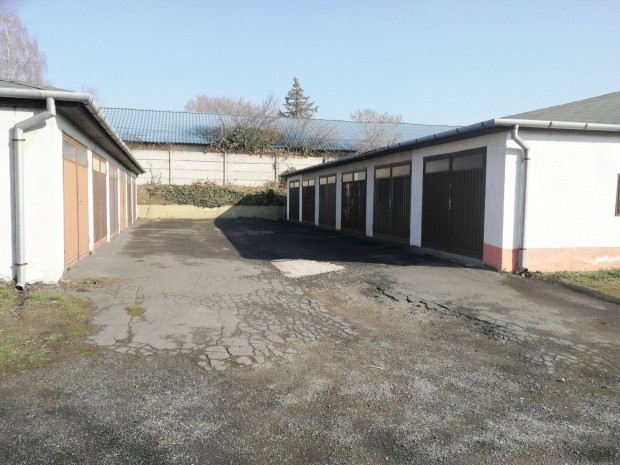 Elad� 17nm-es gar�zs Keszthely Schwarz D�vid utcai gar�zssoron!