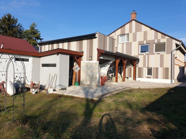 Elad� 181 nm-es h�z Kisb�r