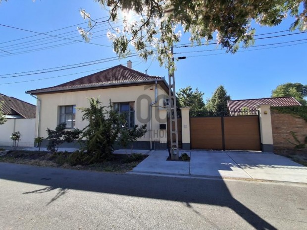 Elad� 182 nm-es h�z Cegl�d