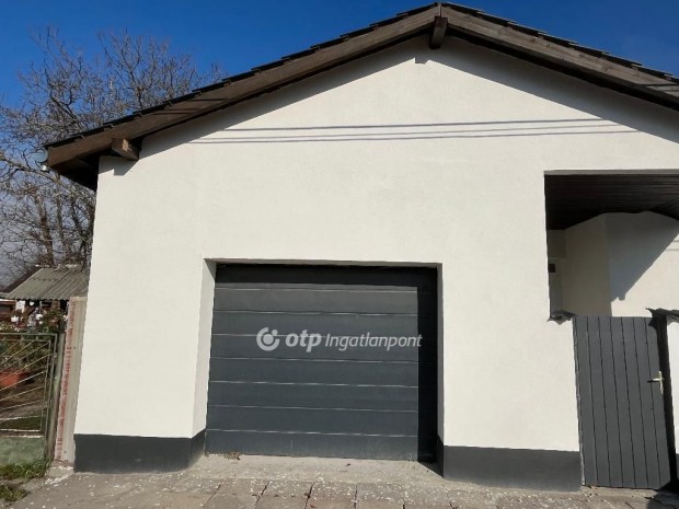 Elad� 187 nm-es h�z Cegl�d