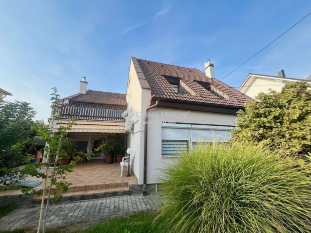 Elad� 188 nm-es h�z Sz�kesfeh�rv�r