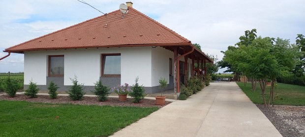 Elad 189 nm-es Tanya Gyula