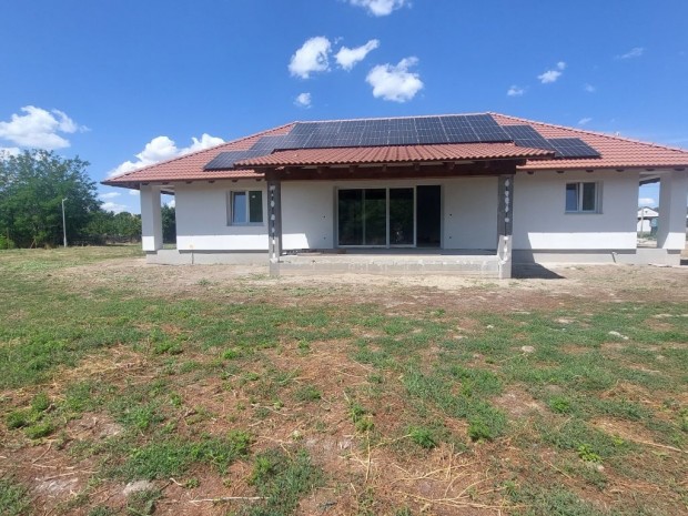 Elad� 189 nm-es h�z Besny�