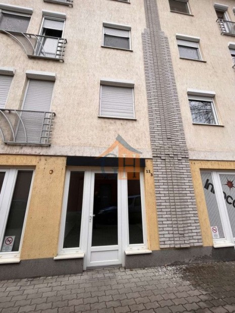 Elad� 18 nm-es �zlet Gyula