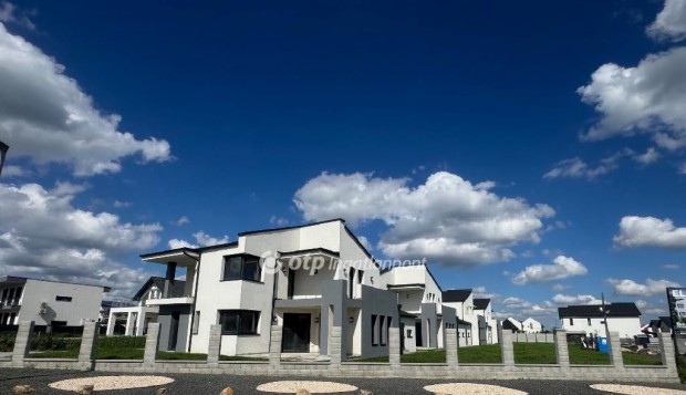 Elad� 190 nm-es �j �p�t�s� Sorh�z Velence Bencehegy