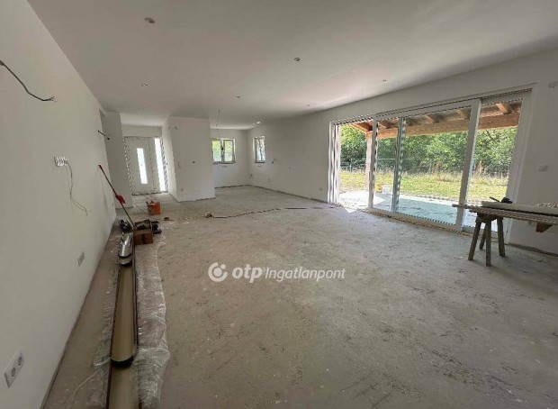 Elad� 190 nm-es h�z Besny� #5080343