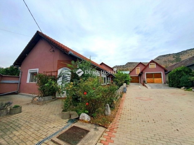 Elad� 190 nm-es h�z Nagyhars�ny