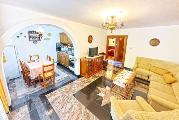 Elad� 195 nm-es h�z Sz�nt�d