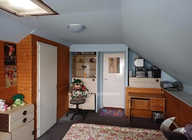 Elad� 195 nm-es h�z Szigethalom