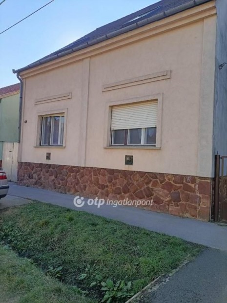 Elad� 196 nm-es h�z Kaposv�r