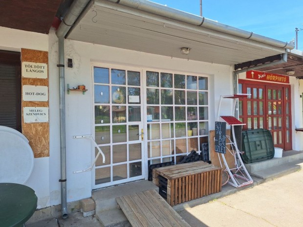 Elad� 19 nm-es �zlet H�dmez�v�s�rhely Szabads�g t�r